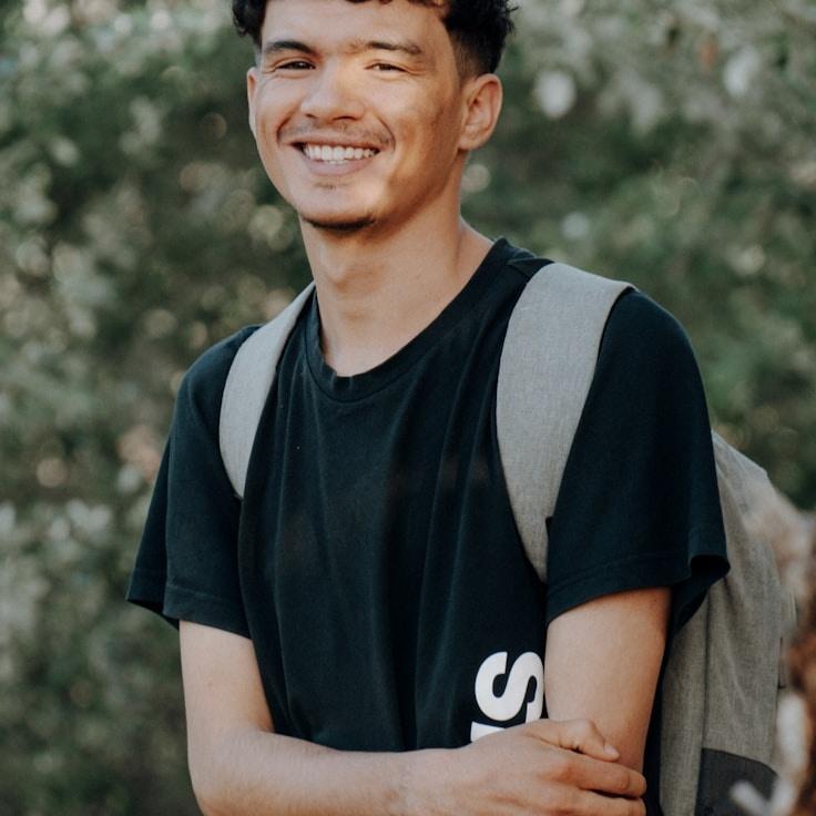 Nikhil Sood, Client Relations Director, discussing corporate gifting strategy with business clients